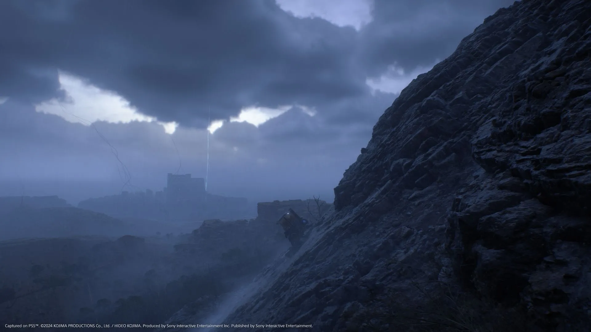 Gameplay chiến đấu hoặc lén lút trong môi trường hang động của Death Stranding 2.