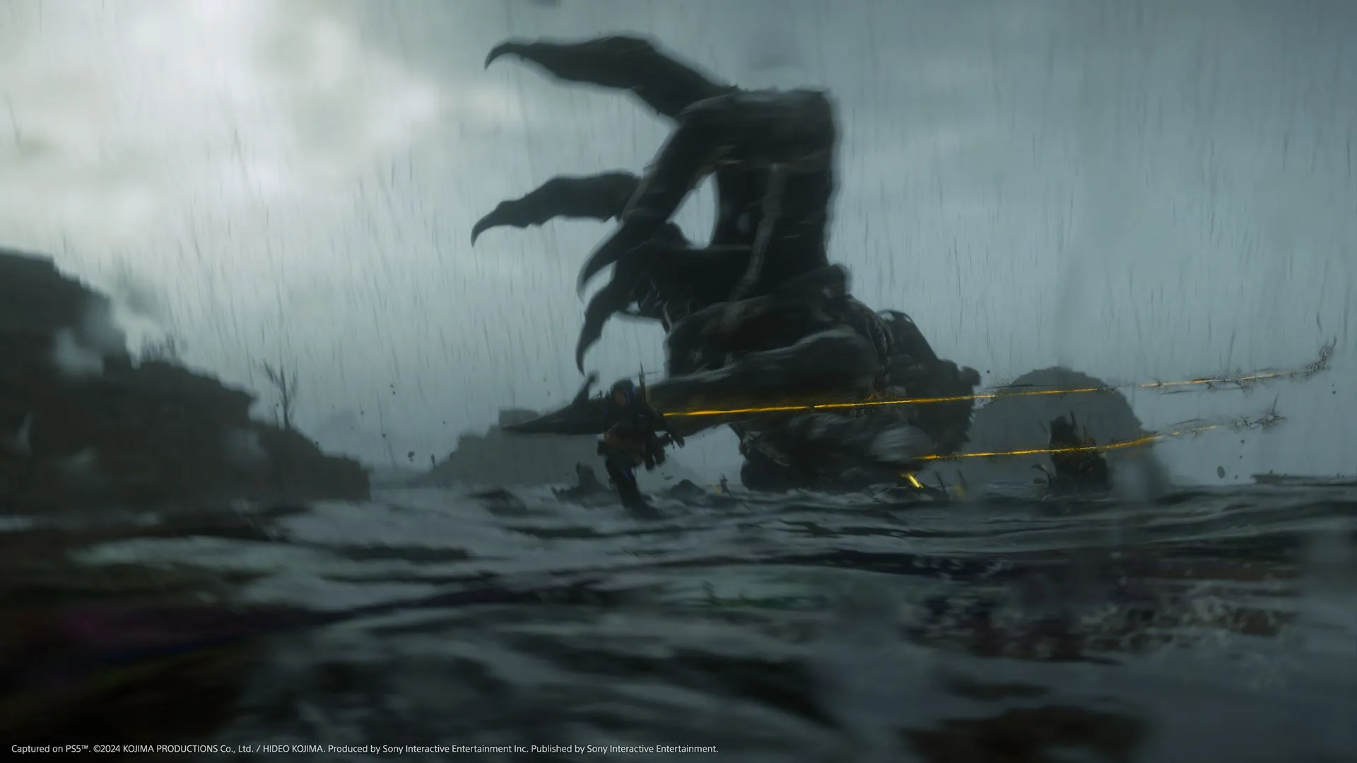 Nhân vật Fragile trong một cảnh quay cận trong Death Stranding 2.