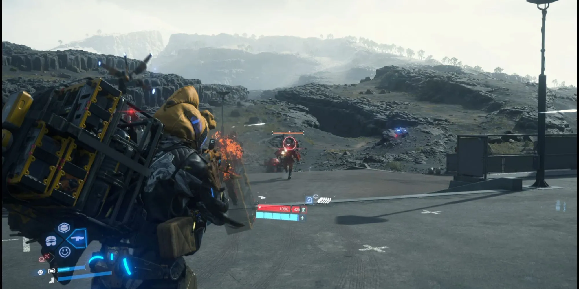 Sam Bridges thực hiện động tác cận chiến hoặc đỡ đòn trước kẻ thù trong Death Stranding 2.