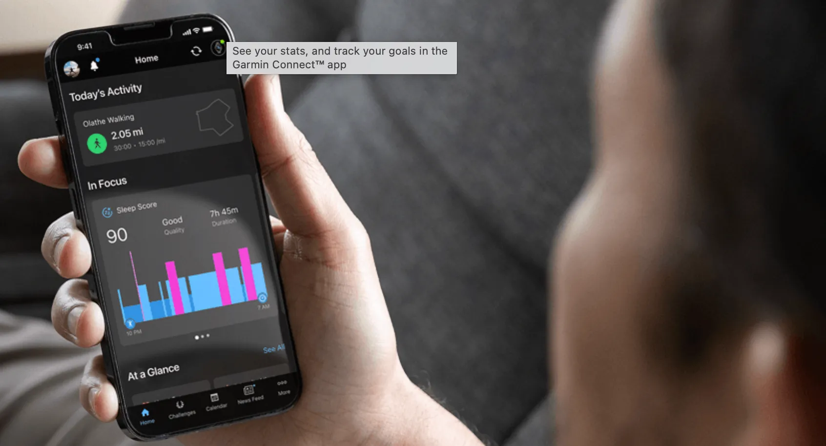 Ảnh minh họa giao diện Garmin Connect trên điện thoại khi đồng bộ với Vivomove Trend, cho thấy thiết lập và dữ liệu sức khỏe