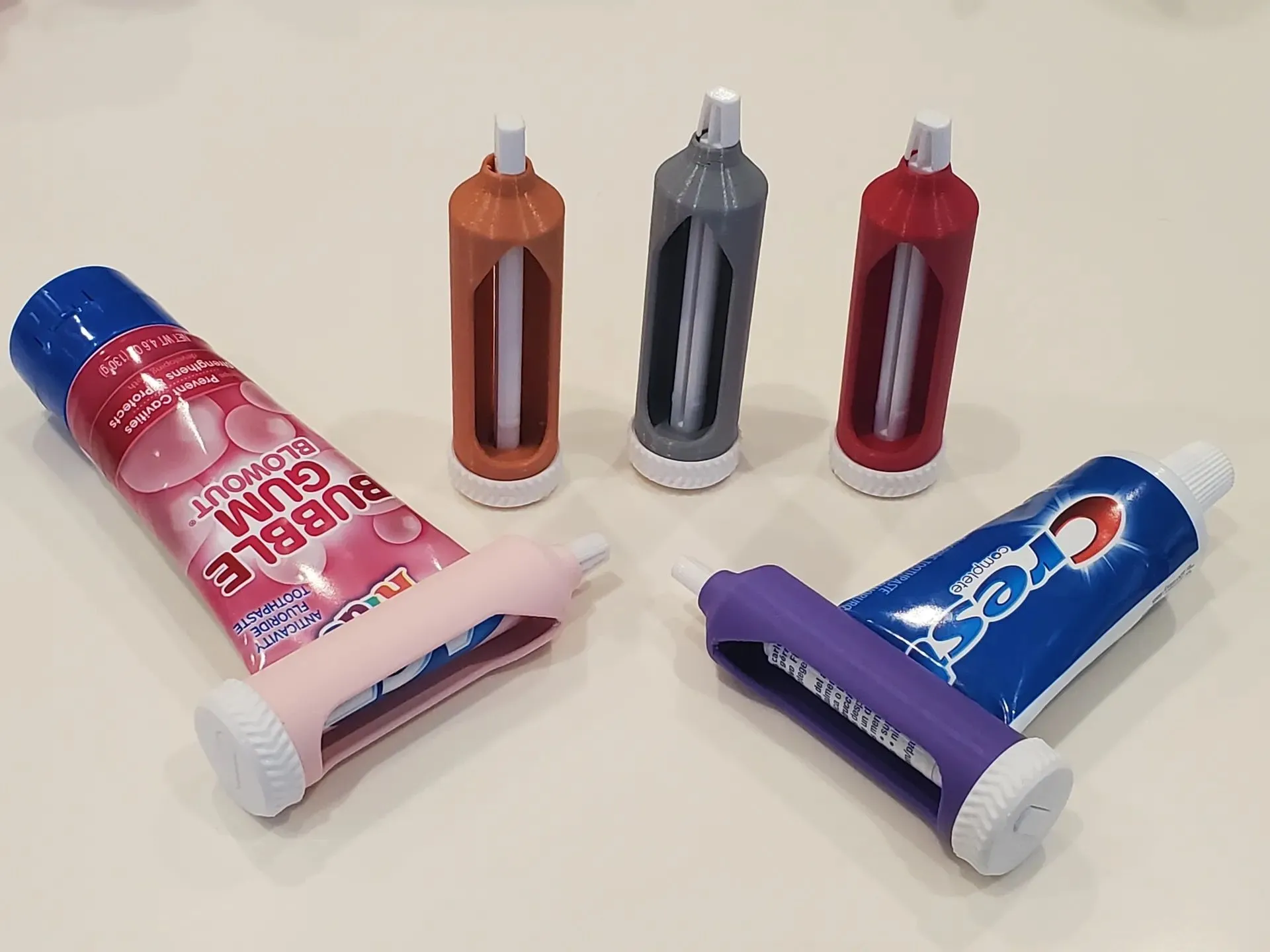 Bộ cuộn kem đánh răng dạng ratchet in 3D bằng filament bền màu sáng