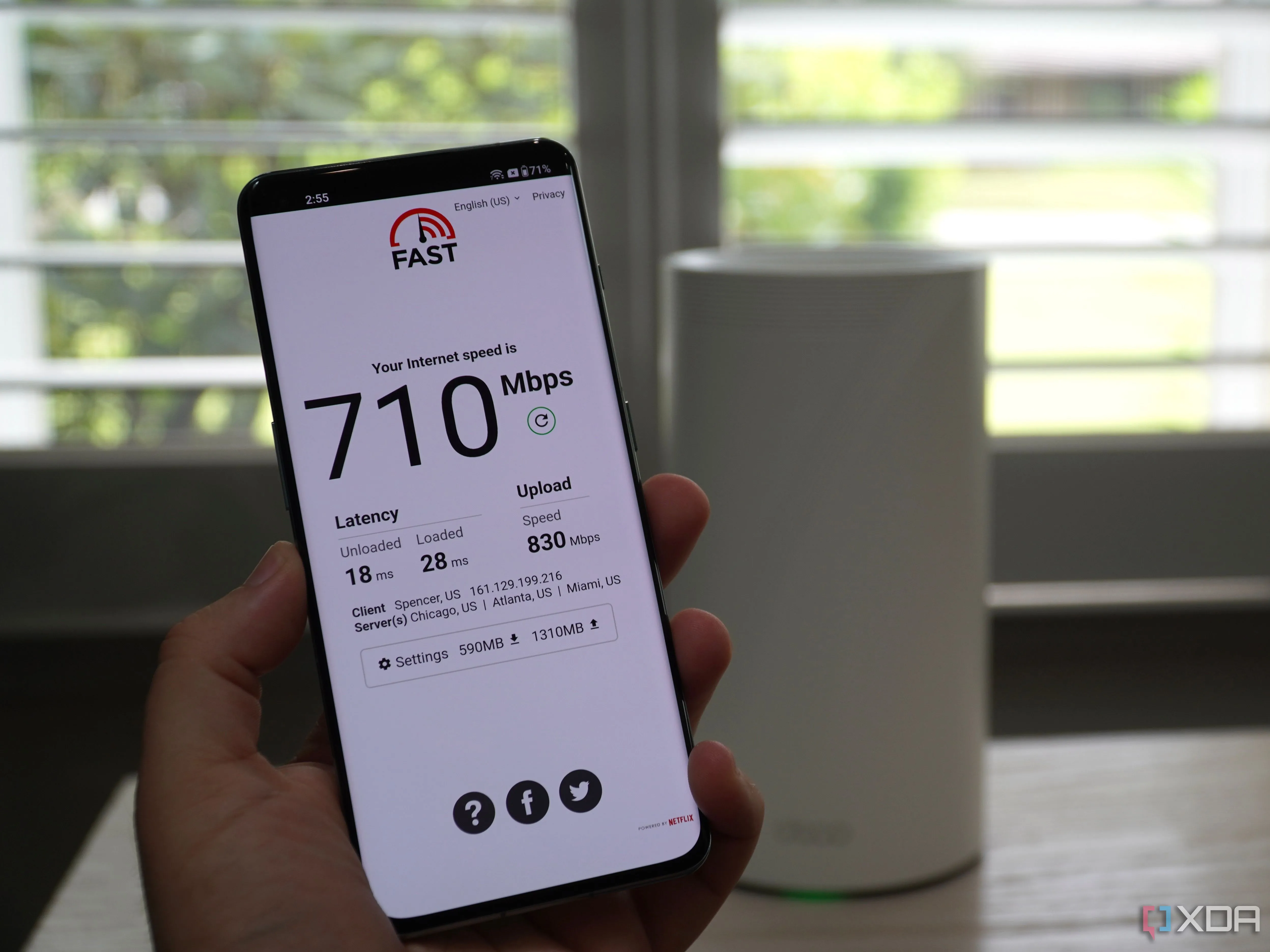 Bộ mesh Wi‑Fi trên tường, thử nghiệm streaming mượt mà