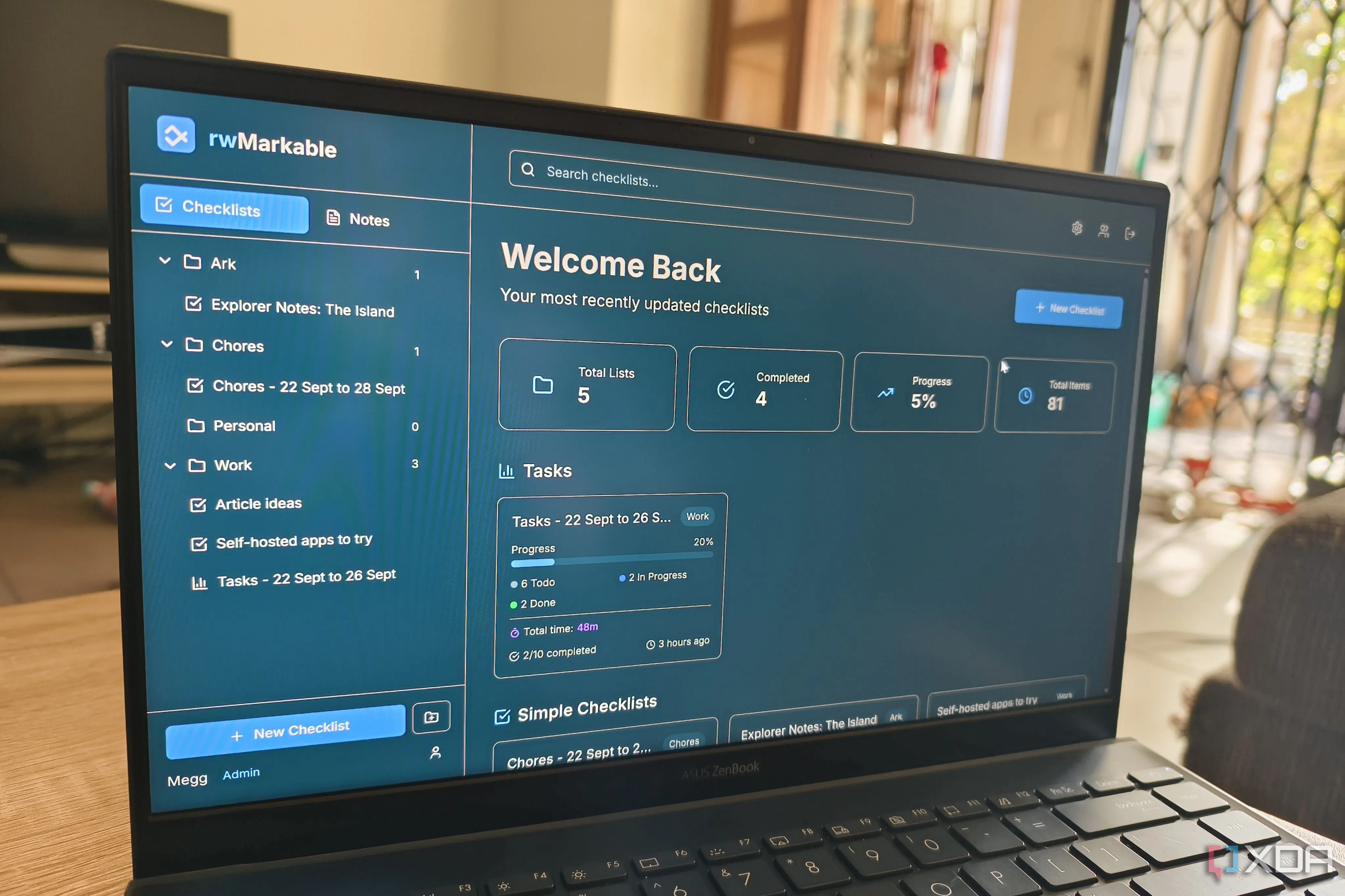 Giao diện ứng dụng RwMarkable/Jotty trên màn hình laptop, mô tả ghi chú và checklist đơn giản