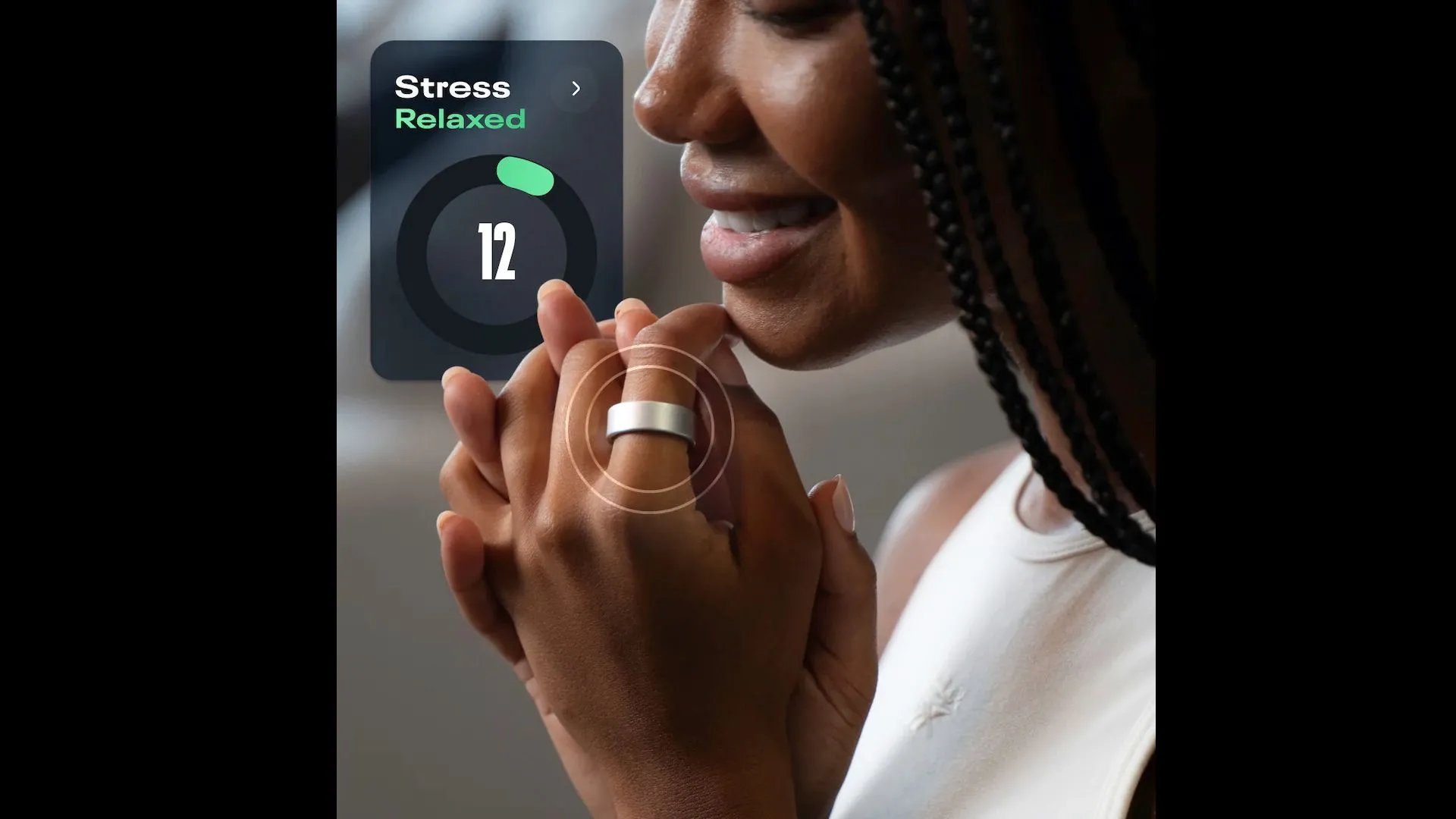 Hình ảnh quảng bá nhấn mạnh tính năng theo dõi stress và nhịp tim của Reebok Smart Ring