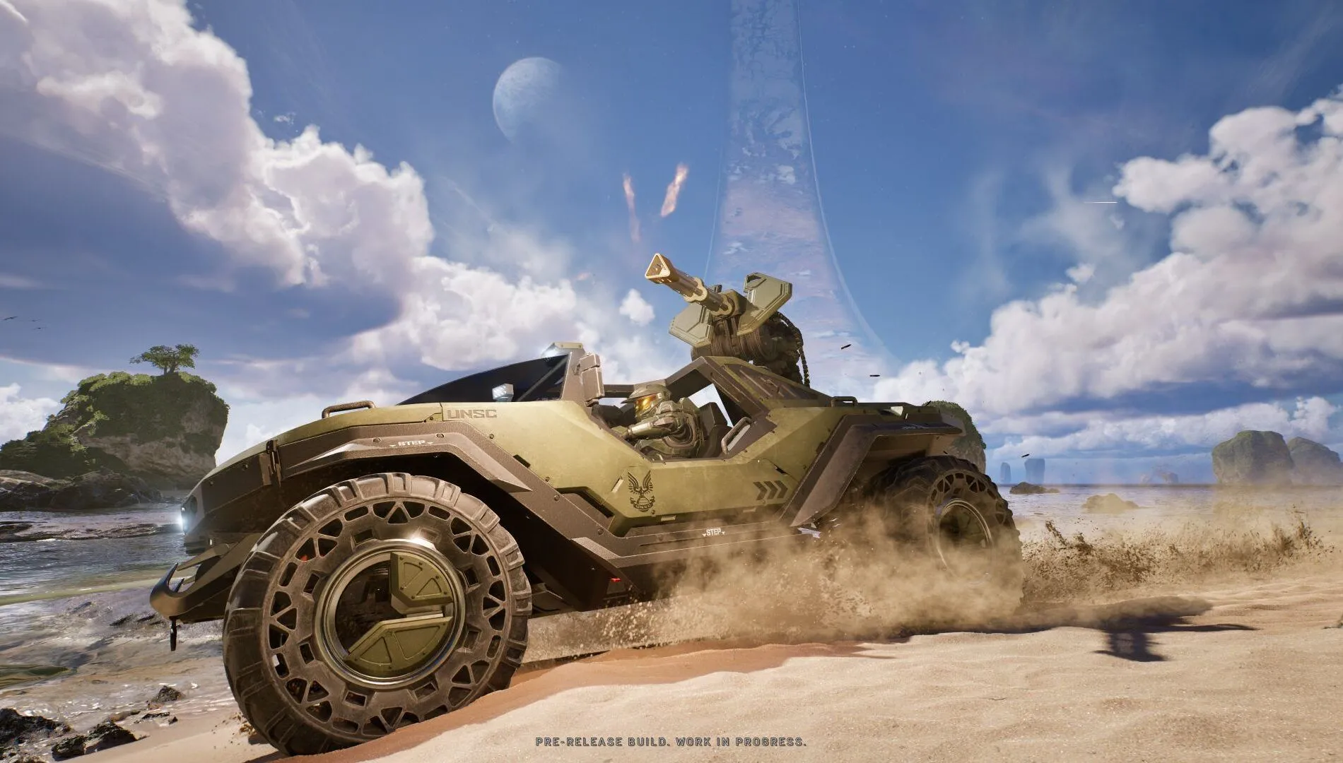 Warthog huyền thoại trong Halo Campaign Evolved, giữ nguyên cảm giác lái nhưng được nâng cấp đồ họa và cơ chế chiếm phương tiện